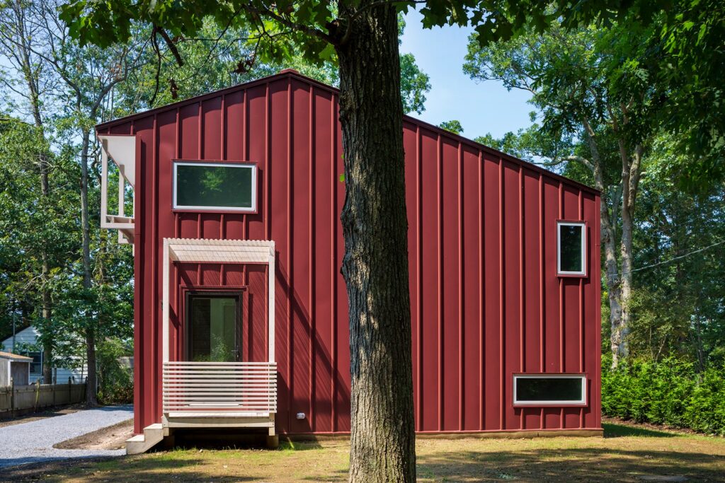 Diffusing Hut