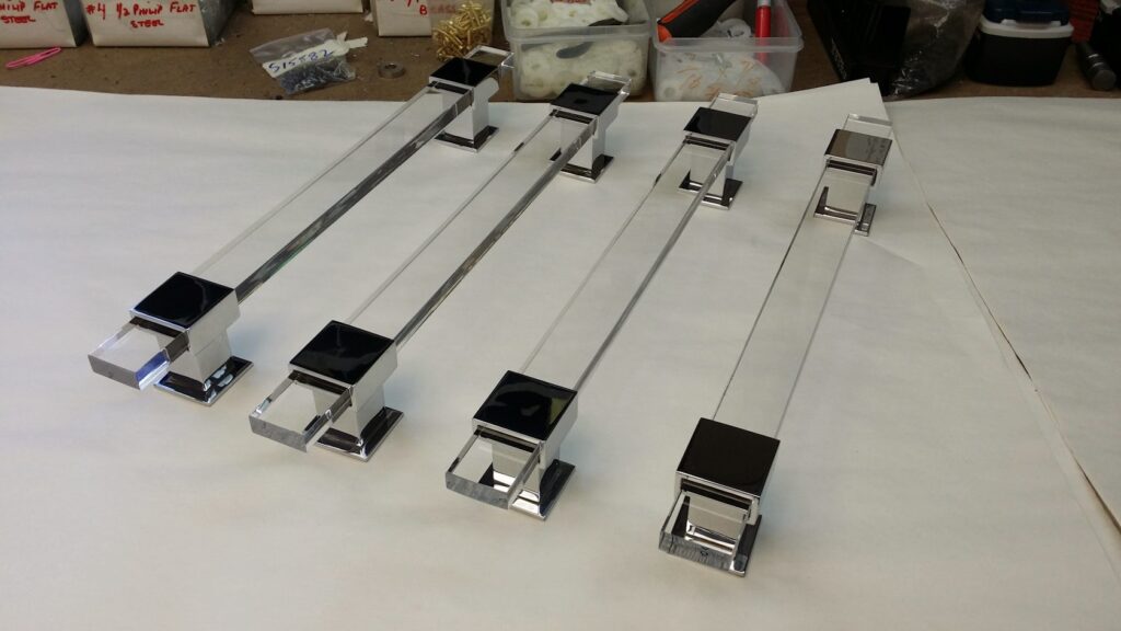 LUCITE PULLS