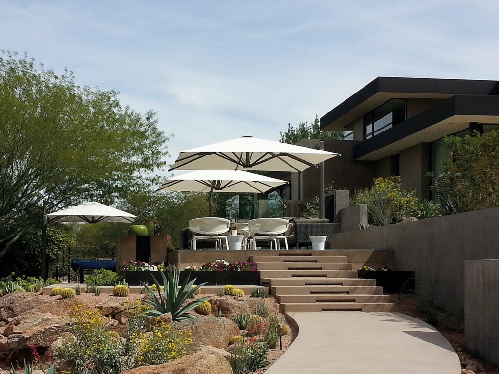 Cantilever umbrella