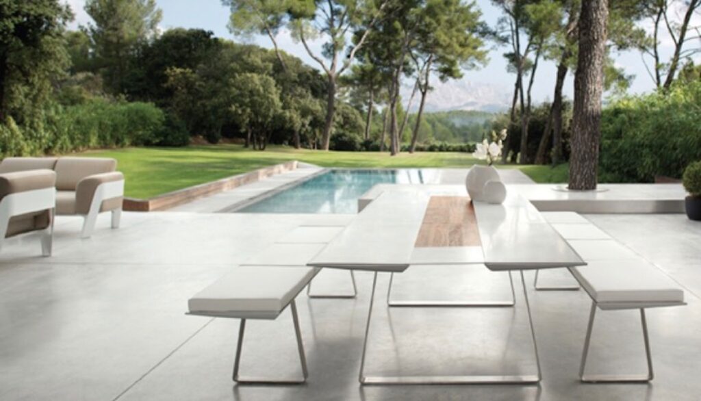 EXTRADOS Table