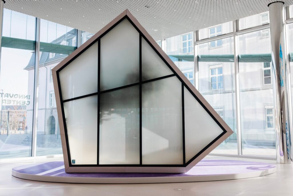 eyrise i350 Invisible Privacy Glazing