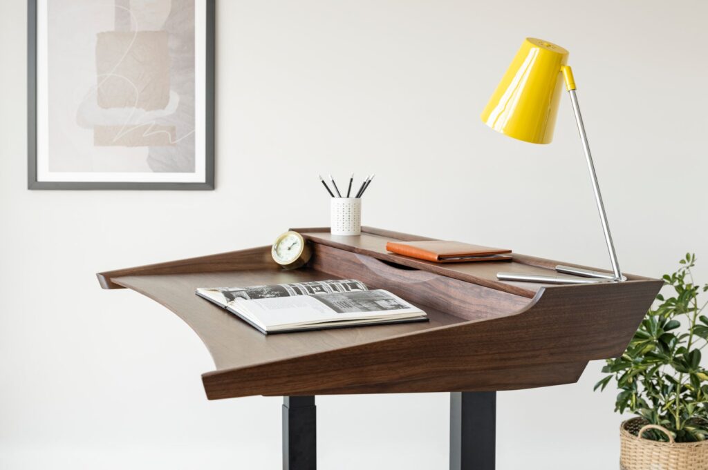 Bijou Lift Desk