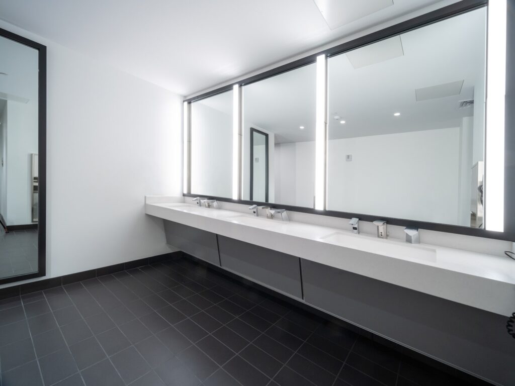 D|13 Sink System featuring the XLERATORsync with Electrostatic HEPA